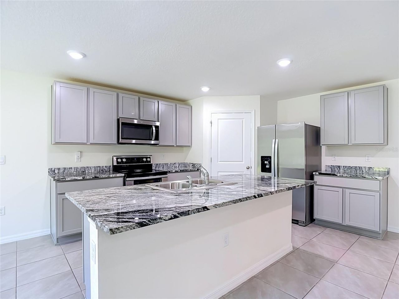 7737 Rosewood Garden Loop, Tampa, FL 33637 Photo