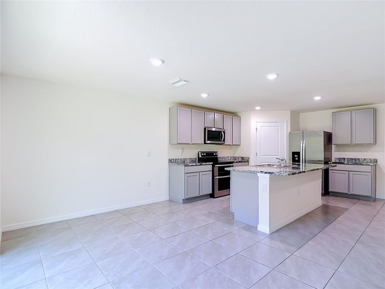 7737 Rosewood Garden Loop, Tampa, FL 33637 Photo