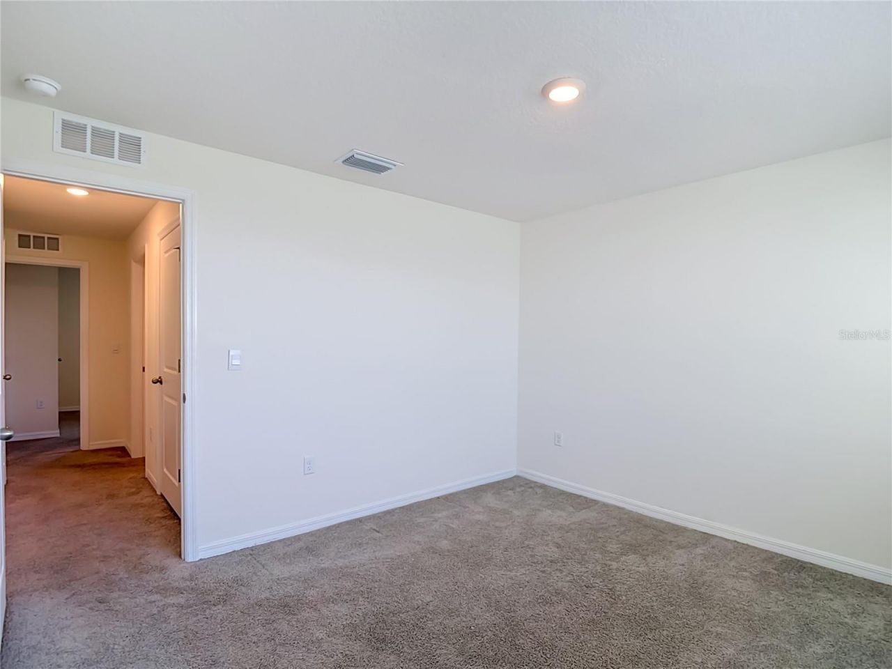 7737 Rosewood Garden Loop, Tampa, FL 33637 Photo
