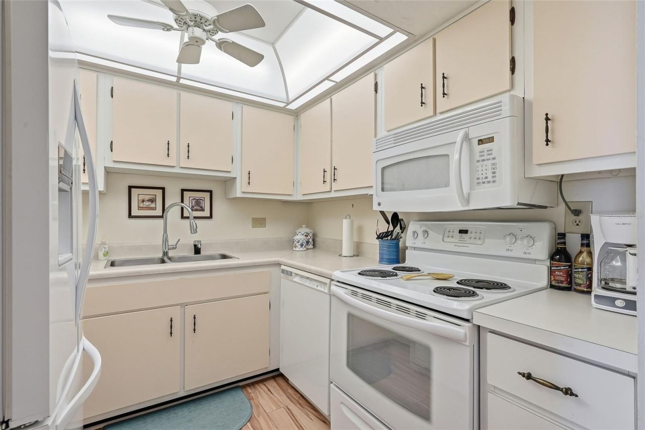 2901 26th Street W, Unit 818, Bradenton, FL 34205 Photo