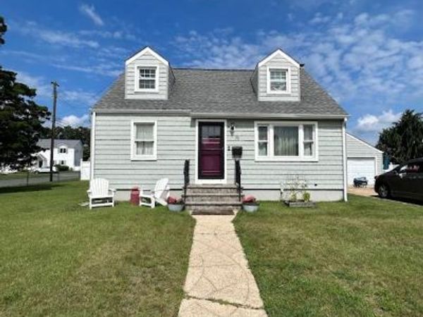 76 Idaho Street , Lindenhurst, NY 11757