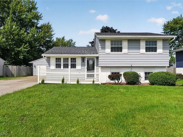 4036 Leavitt Road , Lorain, OH 44053