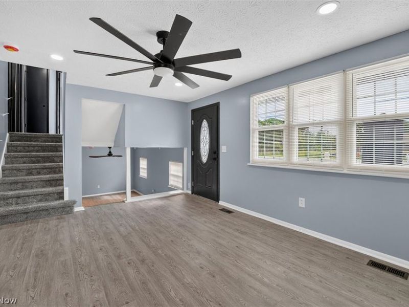 4036 Leavitt Road, Lorain, OH 44053 Photo 11
