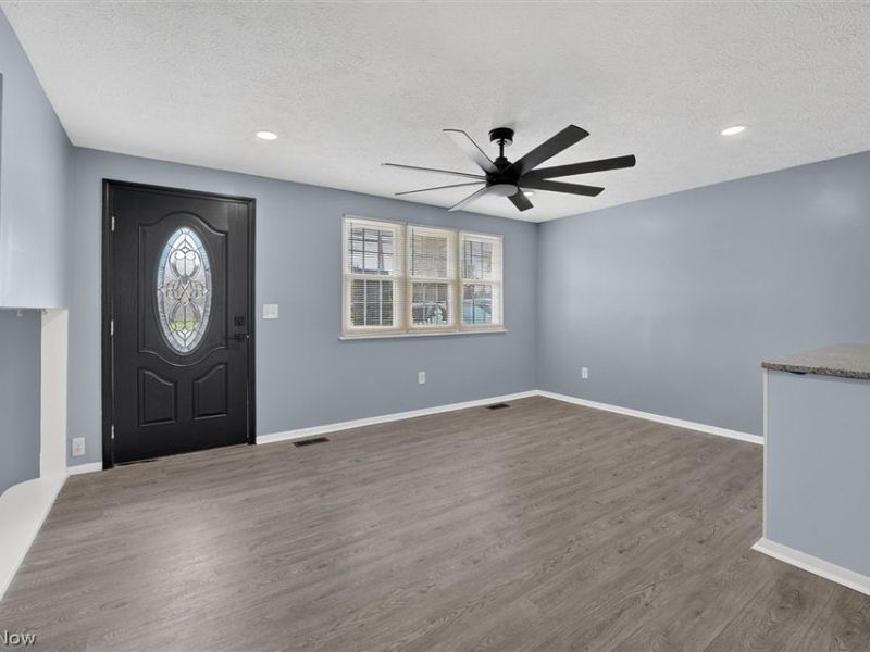 4036 Leavitt Road, Lorain, OH 44053 Photo 8