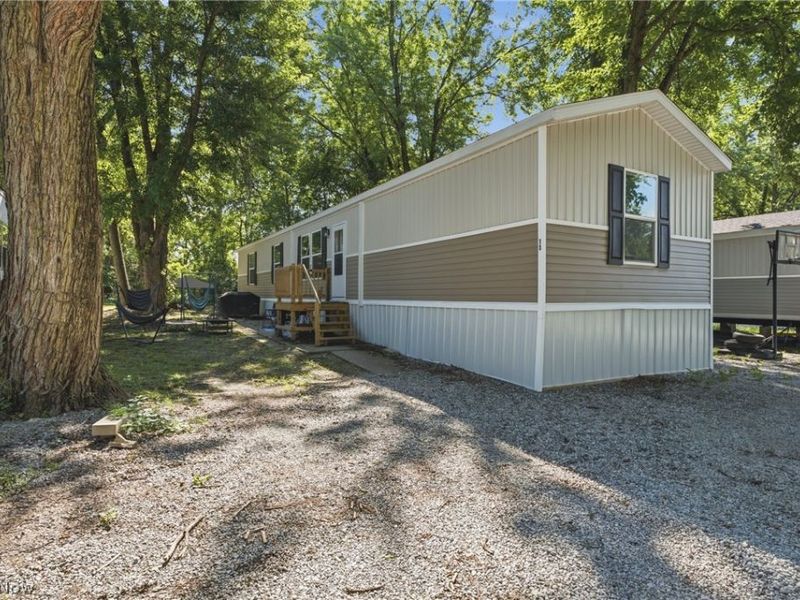 4516 Navarre Road SW, Unit 13, Canton, OH 44706 Photo 1
