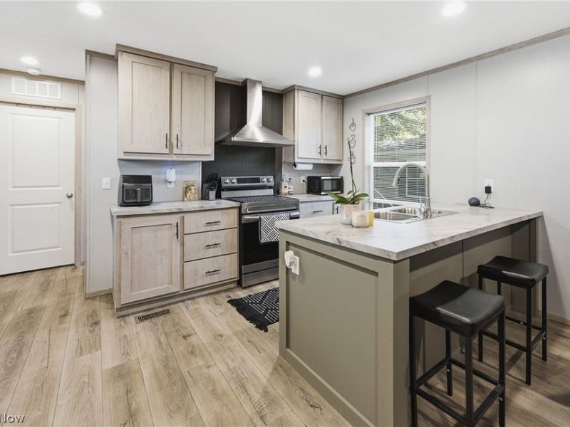 4516 Navarre Road SW, Unit 13, Canton, OH 44706 Photo 6