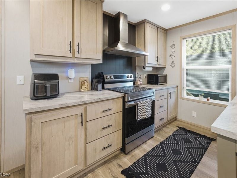 4516 Navarre Road SW, Unit 13, Canton, OH 44706 Photo 8