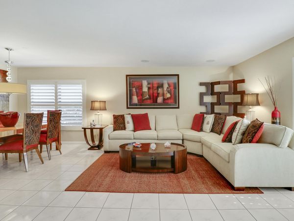 5481 Mirror Lakes Boulevard, Boynton Beach, FL 33472