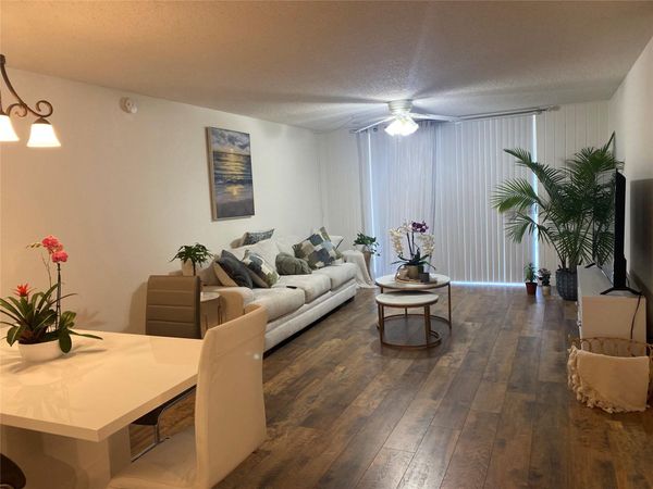 7173 ORANGE Drive, Unit 220B, Davie, FL 33314