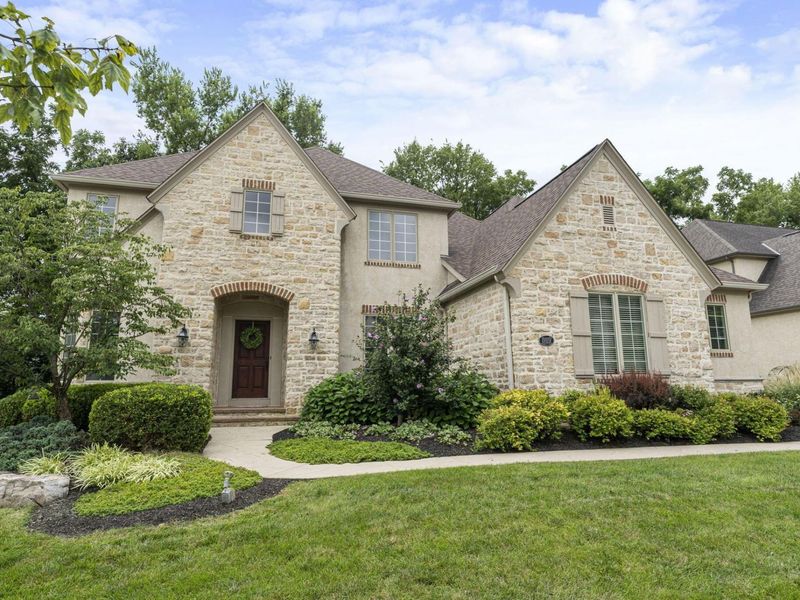 989 Adin Trail, Columbus, OH 43235 Photo 2