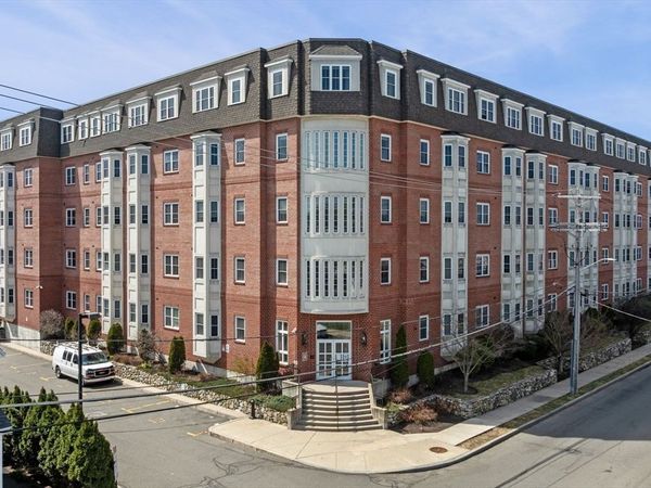 120 Wyllis Ave, Unit 222, Everett, MA 02149