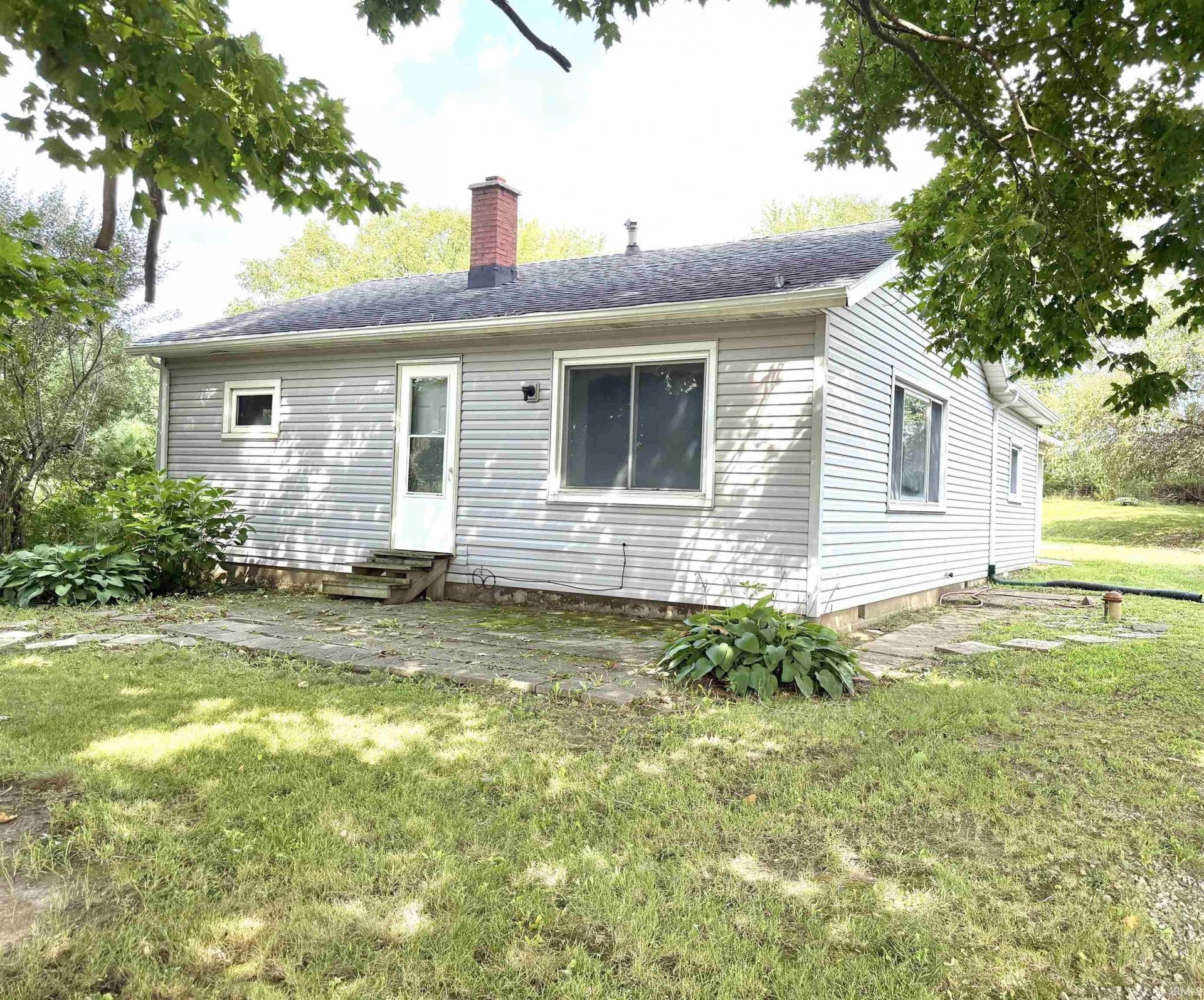 1460 N State Rd 5 Road, Larwill, IN 46764 Main Photo