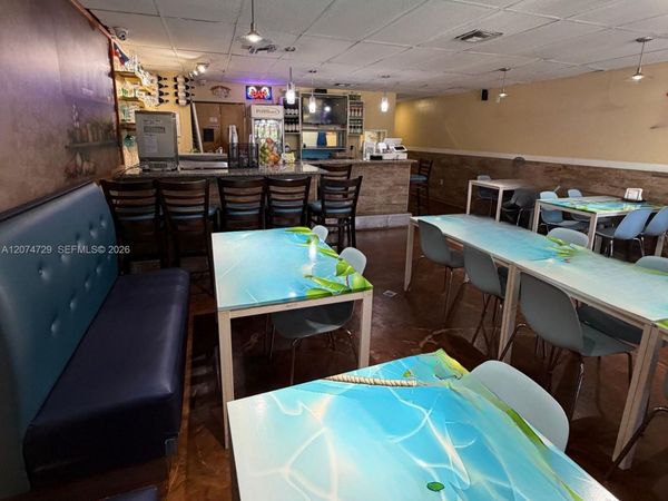 2750 N University Dr , Sunrise, FL 33322