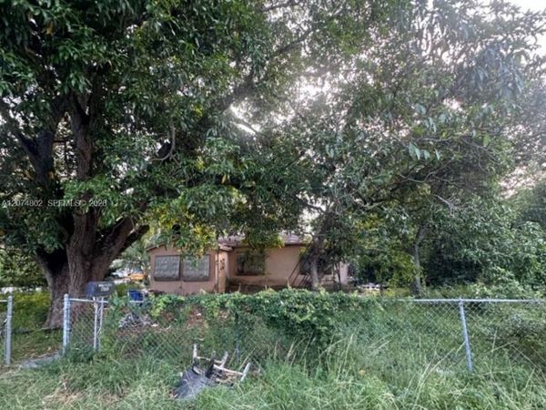 16550 NE 4th Ave, Miami, FL 33162