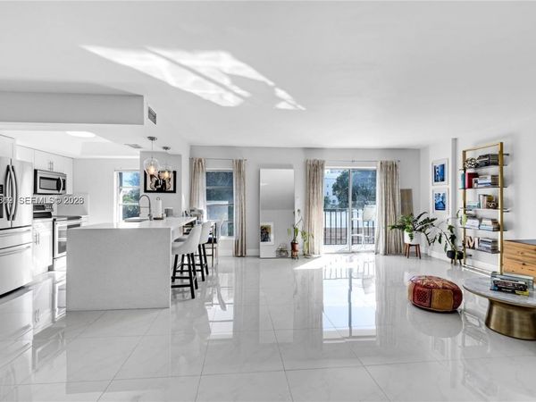 110 Salamanca Ave , Unit 403, Coral Gables, FL 33134