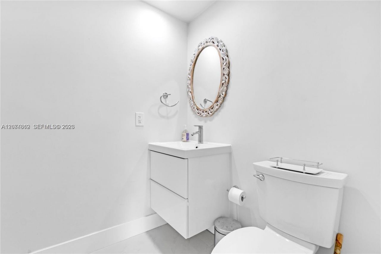 110 Salamanca Ave , Unit 403, Coral Gables, FL 33134 Photo