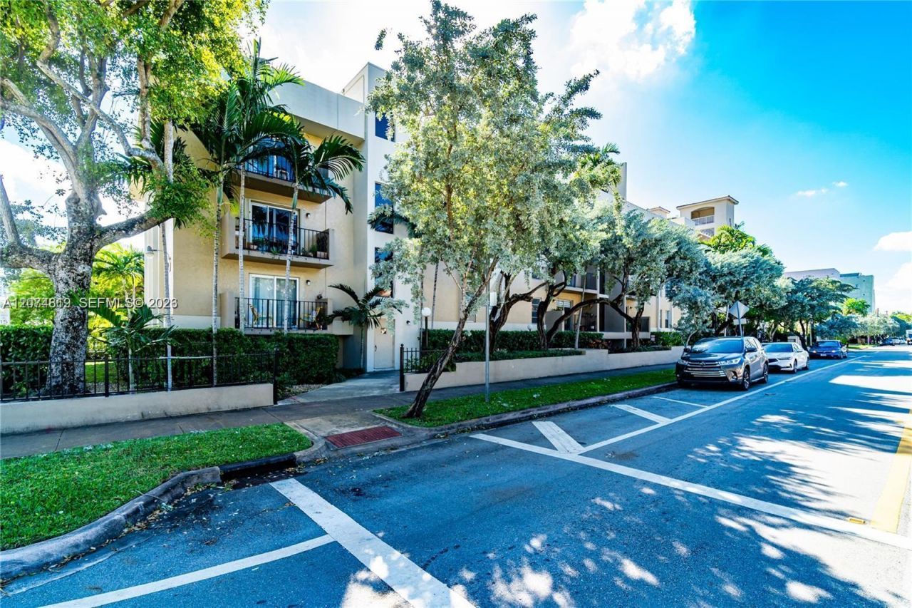 110 Salamanca Ave , Unit 403, Coral Gables, FL 33134 Photo