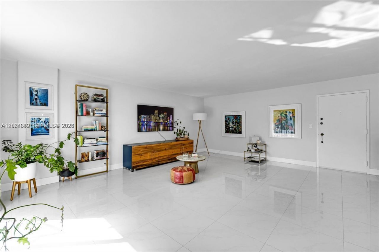 110 Salamanca Ave , Unit 403, Coral Gables, FL 33134 Photo
