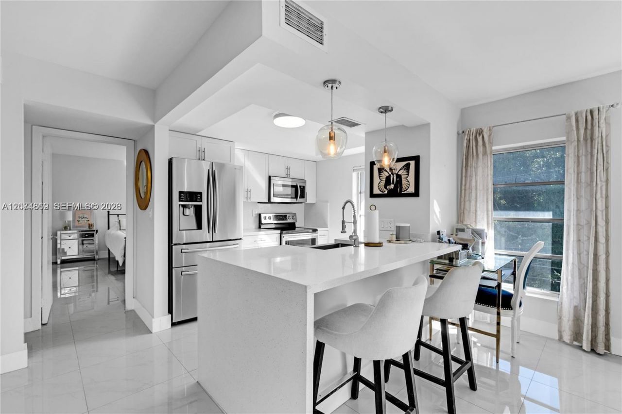 110 Salamanca Ave , Unit 403, Coral Gables, FL 33134 Photo