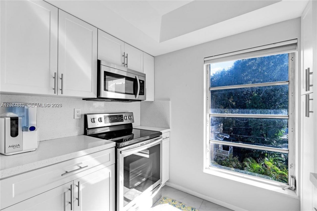 110 Salamanca Ave , Unit 403, Coral Gables, FL 33134 Photo