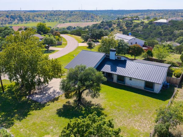 103 Crockett Dr, Kerrville, TX 78028