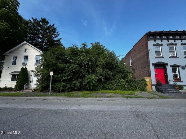 1035 6th Avenue, Troy, NY 12180