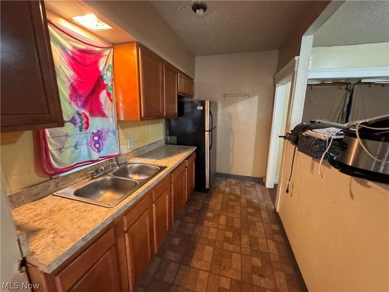 10907 Hull Avenue, Cleveland, OH 44106 Photo 6