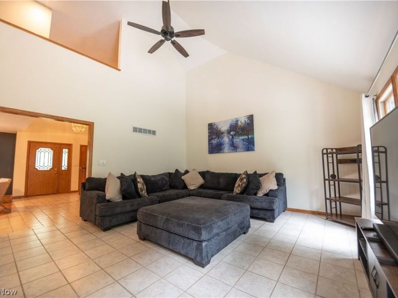 2885 Valley Road, Cuyahoga Falls, OH 44223 Photo 6