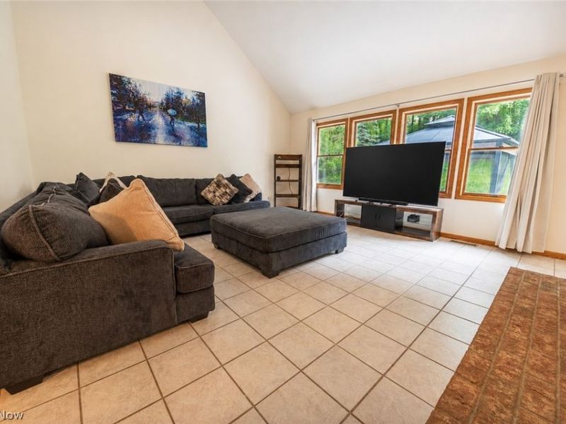 2885 Valley Road, Cuyahoga Falls, OH 44223 Photo 7