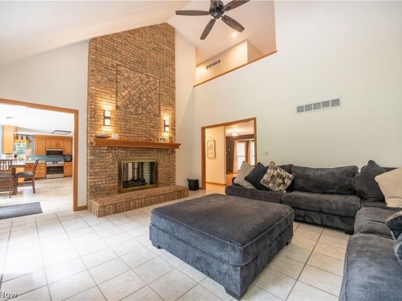 2885 Valley Road, Cuyahoga Falls, OH 44223 Photo 8