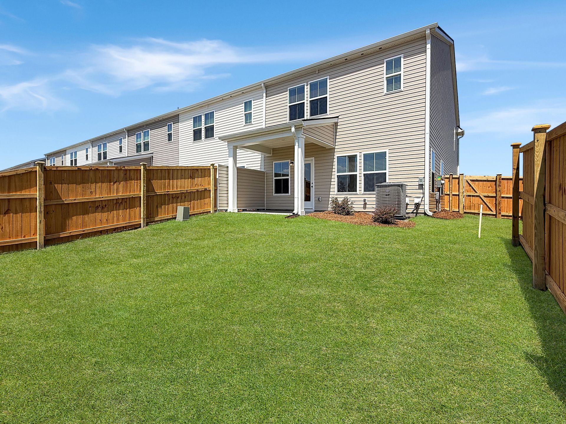 784 Ridgley Drive Photo 2