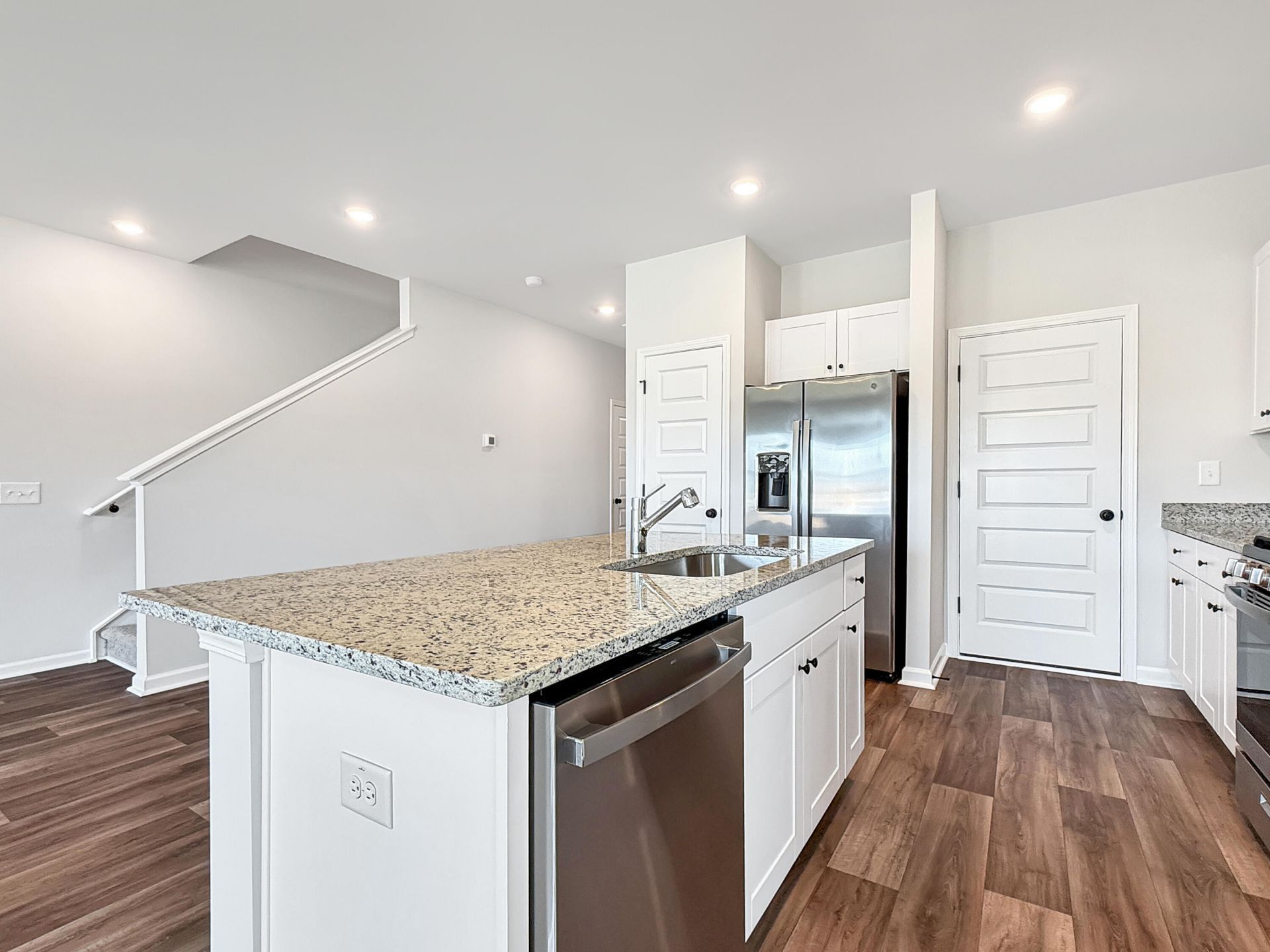 784 Ridgley Drive Photo 8
