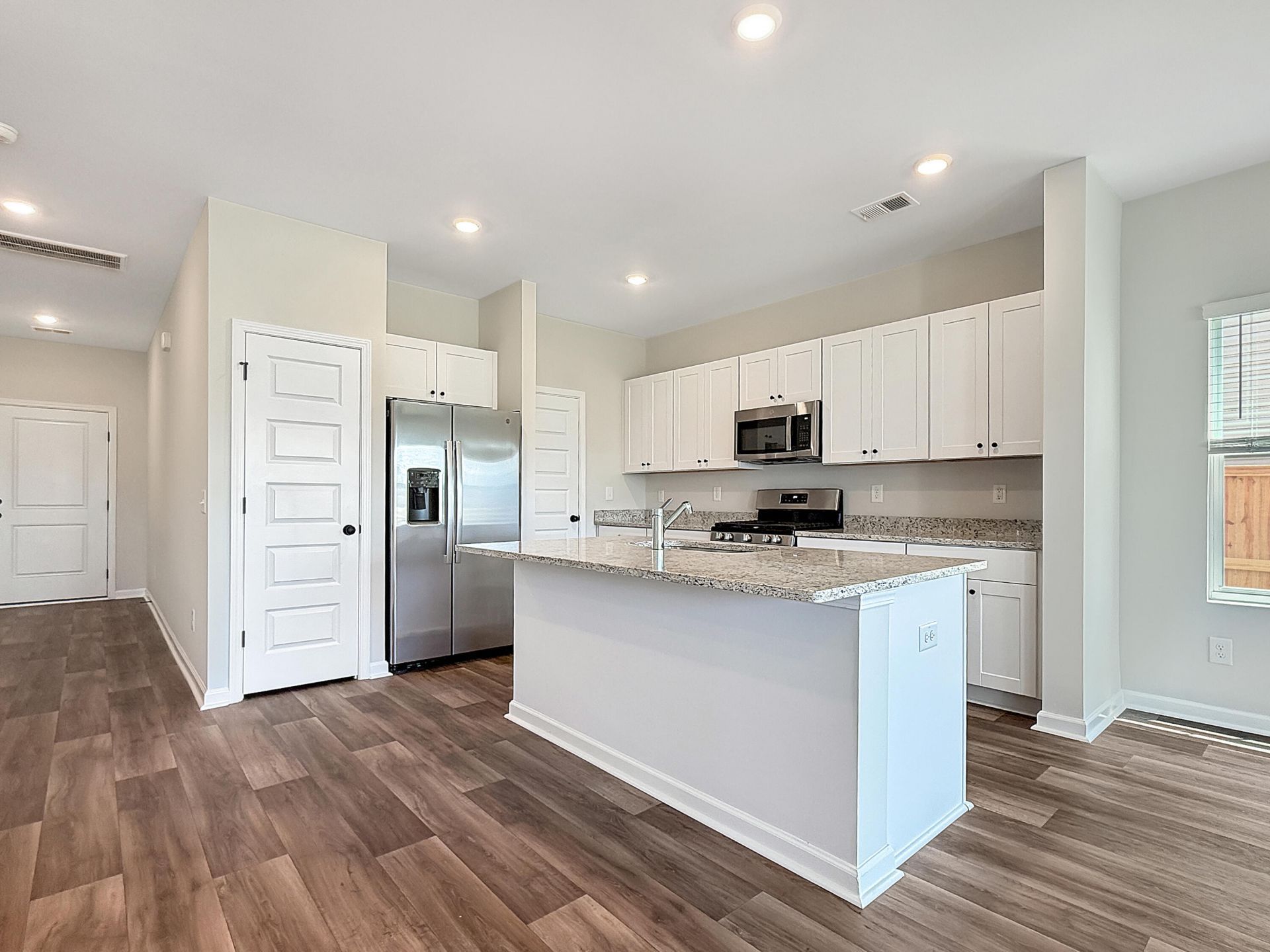 784 Ridgley Drive Photo 9