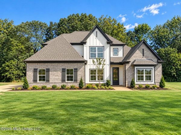 302 Wells Drive, Hernando, MS 38632