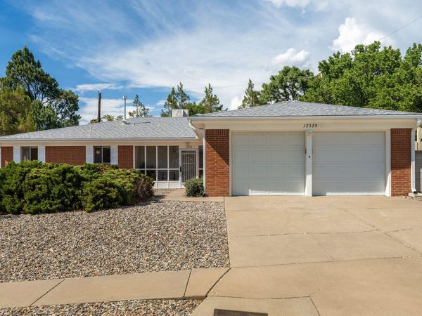 12329 Princess Jeanne Avenue NE, Albuquerque, NM 87112