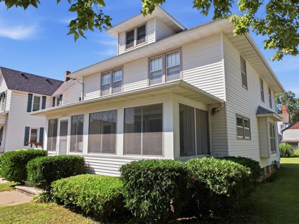 564 W Wabasha Street, Winona, MN 55987