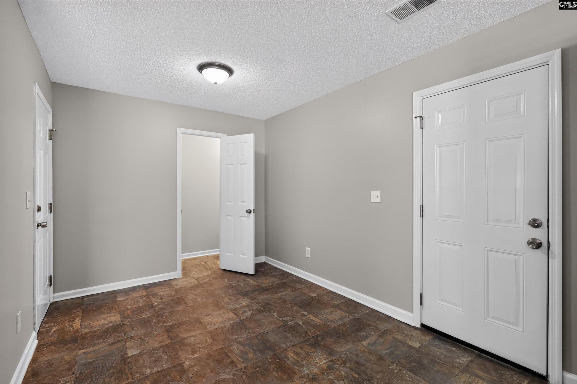 308 E Waverly Place Court  Photo 11