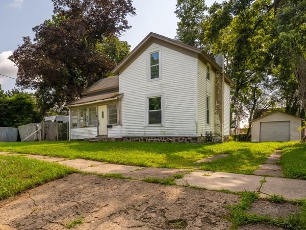 407 Michigan Avenue, Dowagiac, MI 49047