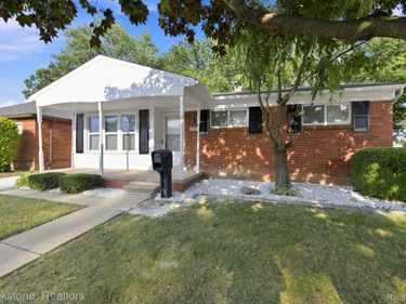24264 Wilmot Avenue, Eastpointe, Mi 48021