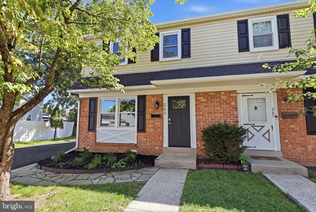 263 N PENROSE STREET, QUAKERTOWN, PA 18951