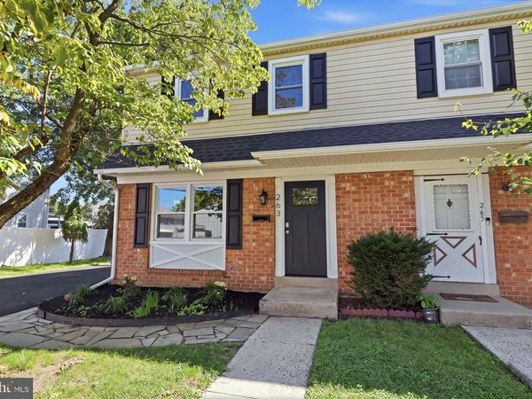 263 N PENROSE STREET, QUAKERTOWN, PA 18951