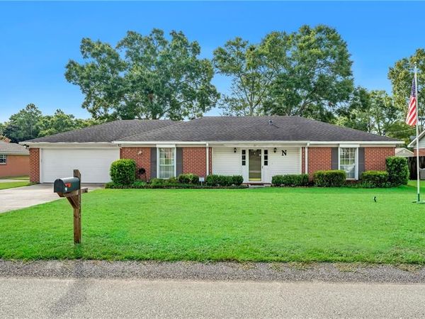 1241 Cypress Court , Mobile, AL 36695