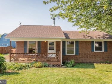 204 4TH STREET, BROADWAY, VA 22815