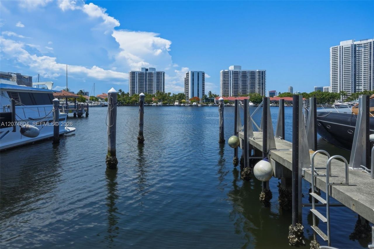 3601 NE 207th St W20, Aventura, FL 33180 Photo