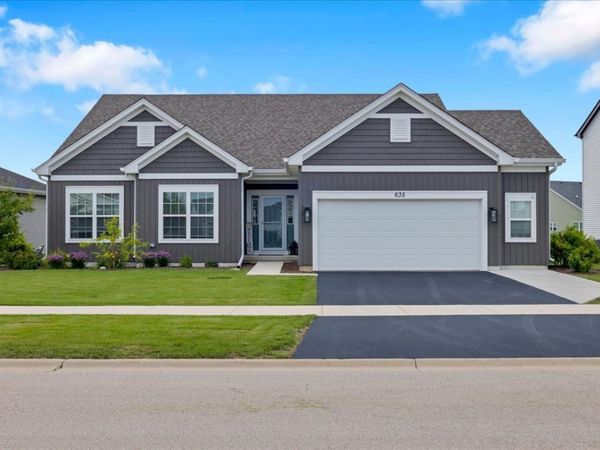 635 Maplewood Circle , Elburn, IL 60119