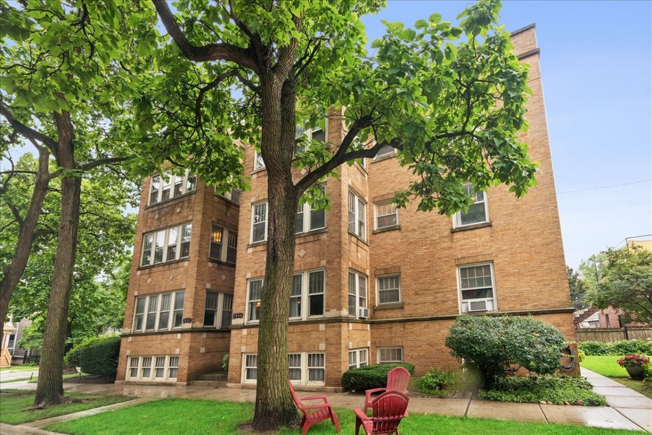 3804 N Hamilton Avenue, Unit 2N, Chicago, IL 60618 Main Photo