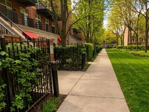 1033 E 46TH Street, Unit 406, Chicago, IL 60653