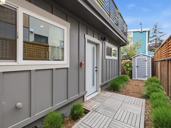 1519 Fairview St, Unit 2, Berkeley, CA 94703