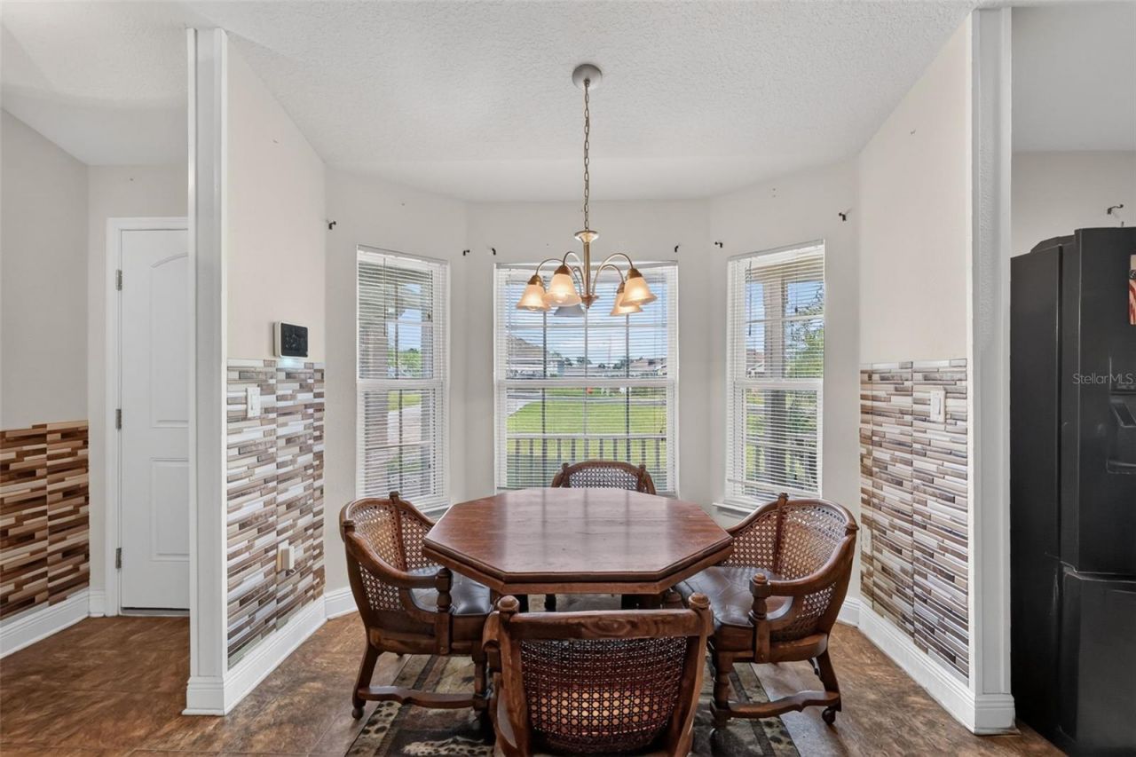 702 Chelsea Avenue, Fruitland Park, FL 34731 Photo