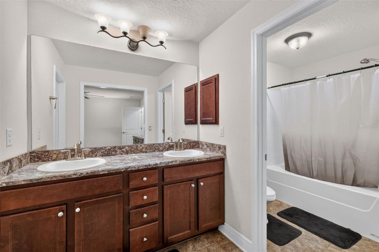702 Chelsea Avenue, Fruitland Park, FL 34731 Photo